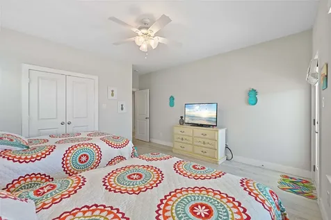 3827 Neptune Galveston TX 77554