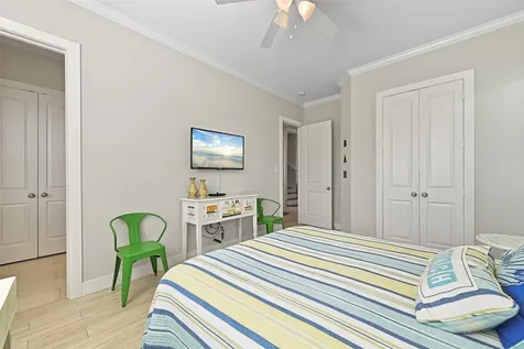 3827 Neptune Galveston TX 77554