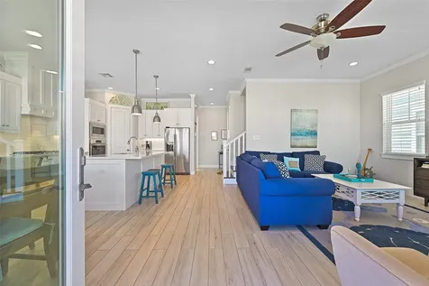 3827 Neptune Galveston TX 77554