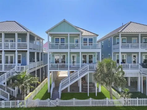 3827 Neptune Galveston TX 77554
