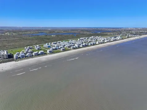 3827 Neptune Galveston TX 77554