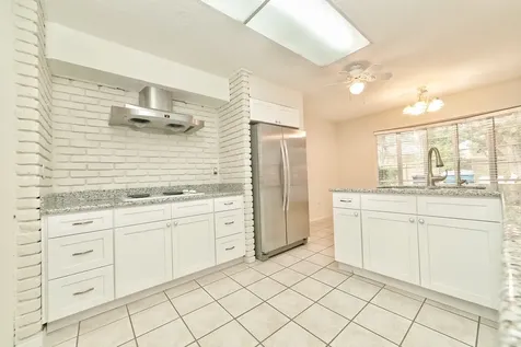 5822 W Bellfort Street Houston TX 77035