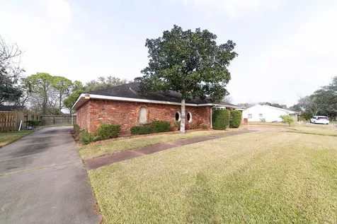 5822 W Bellfort Street Houston TX 77035
