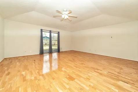 5822 W Bellfort Street Houston TX 77035