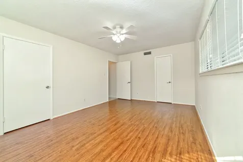 5822 W Bellfort Street Houston TX 77035