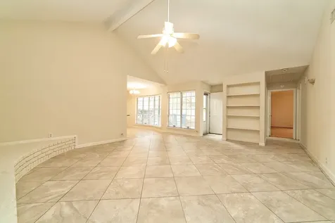 5822 W Bellfort Street Houston TX 77035