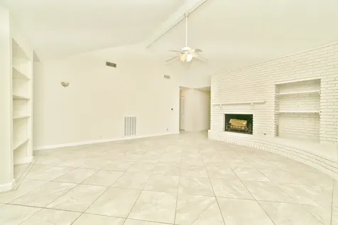 5822 W Bellfort Street Houston TX 77035