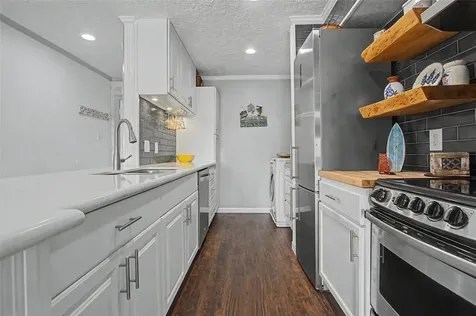 307 Yacht Club Lane 307 El Lago TX 77586