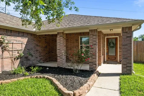445 Decoster Boulevard Alvin TX 77511