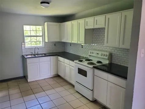4833 Alvin Street Houston TX 77033