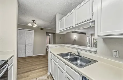 3770 Lovers Wood Lane 807 Houston TX 77014