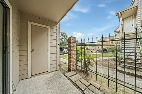 3770 Lovers Wood Lane 807 Houston TX 77014