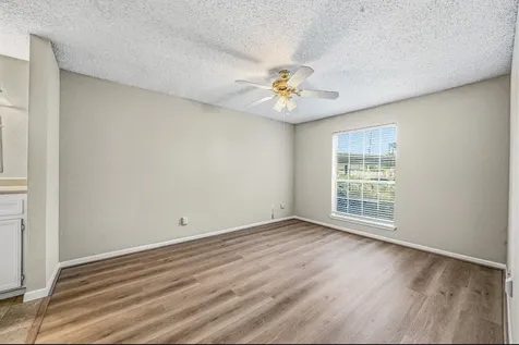 3770 Lovers Wood Lane 807 Houston TX 77014
