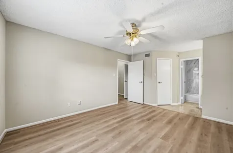 3770 Lovers Wood Lane 807 Houston TX 77014