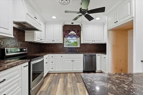 11511 Cherry Point Drive Mont Belvieu TX 77535