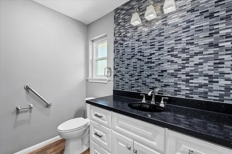 11511 Cherry Point Drive Mont Belvieu TX 77535