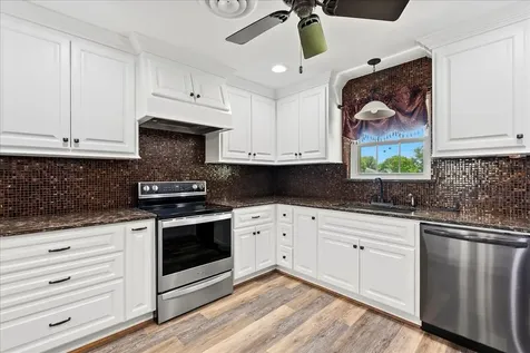 11511 Cherry Point Drive Mont Belvieu TX 77535