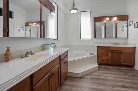 12315 Fisher Drive Mont Belvieu TX 77523