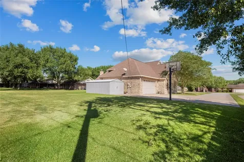12315 Fisher Drive Mont Belvieu TX 77523