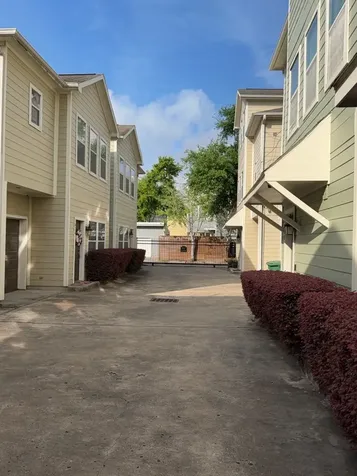 1828 Fletcher Street Houston TX 77009