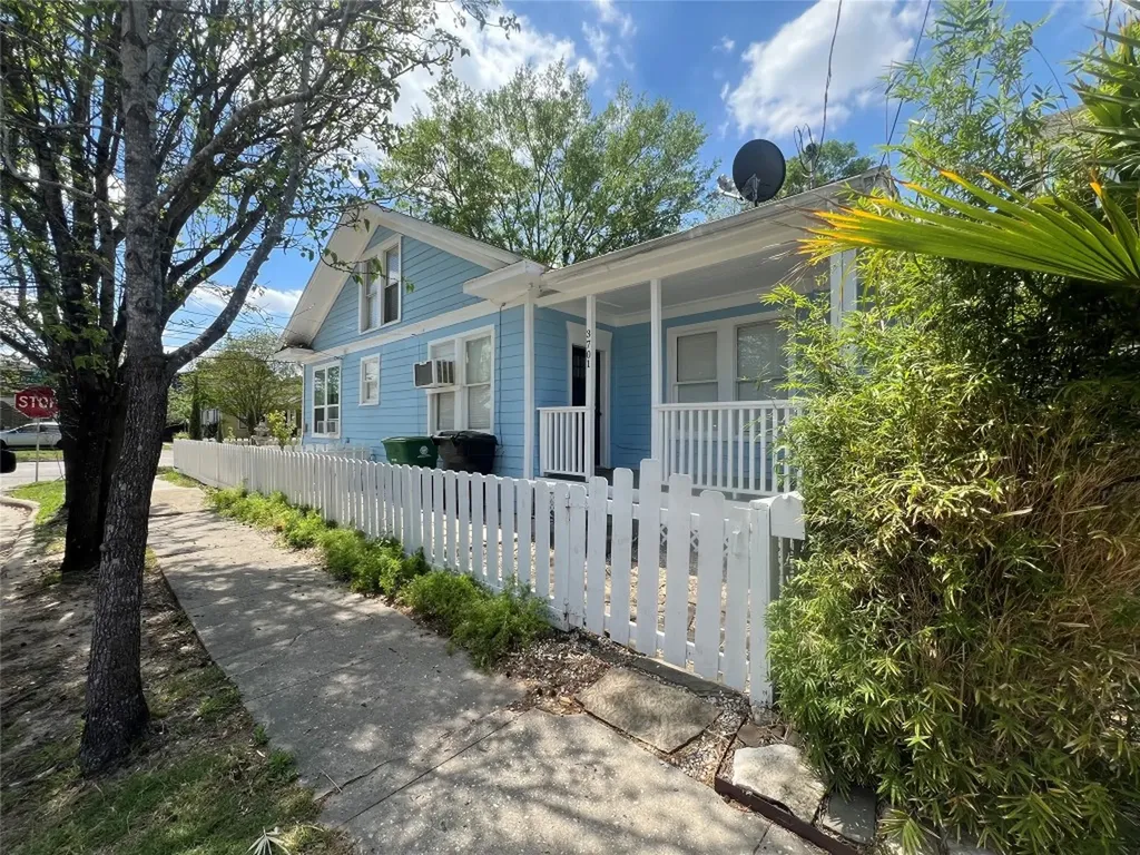 3701 Bradley Street Houston TX 77009
