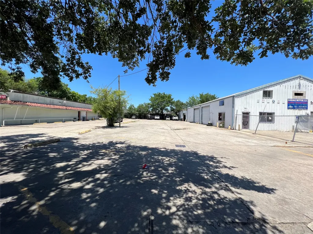 7810 Hammerly Boulevard Houston TX 77055