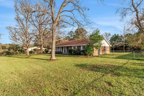 20 Woods Lane Coldspring TX 77331
