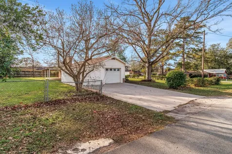 20 Woods Lane Coldspring TX 77331