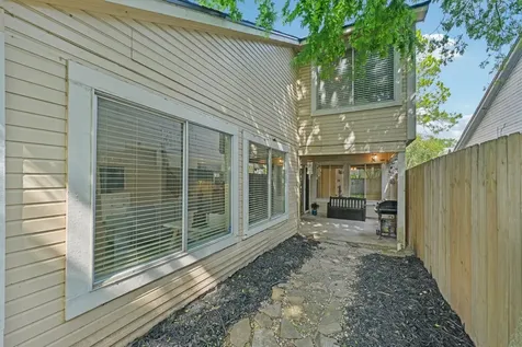 3218 Knoll West Drive Houston TX 77082