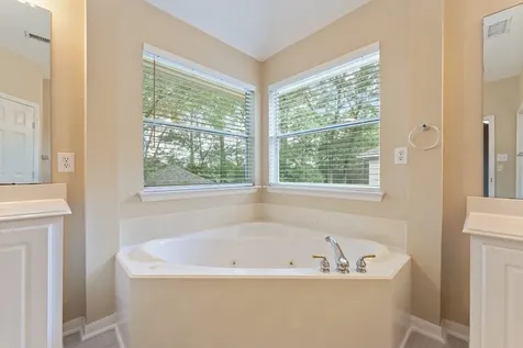 71 N Acacia Park Circle The Woodlands TX 77382