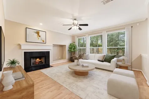 71 N Acacia Park Circle The Woodlands TX 77382