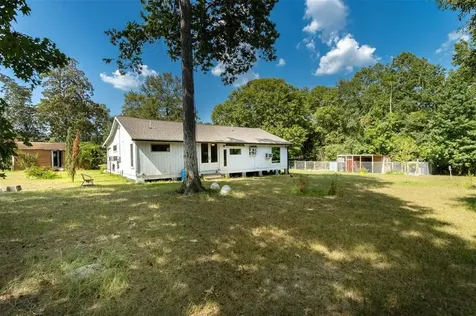 931 Trails End Drive Cleveland TX 77328