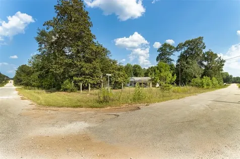 931 Trails End Drive Cleveland TX 77328