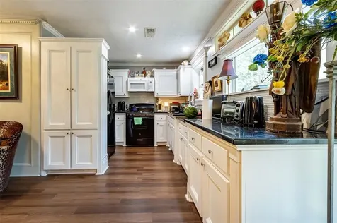 931 Trails End Drive Cleveland TX 77328