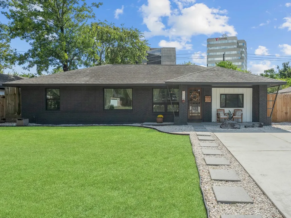 1119 W 30th Street Houston TX 77018