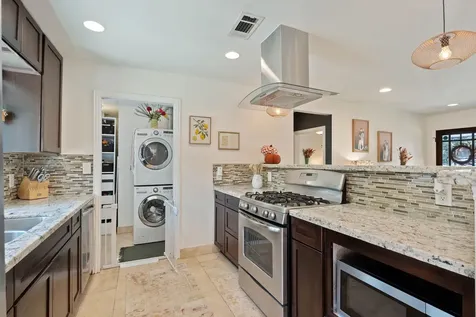 1119 W 30th Street Houston TX 77018