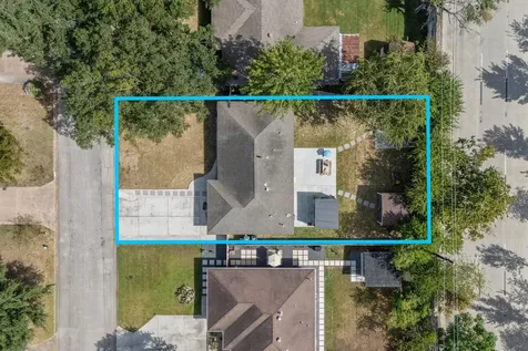 1119 W 30th Street Houston TX 77018