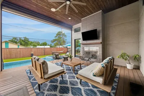 1335 Du Barry Lane Houston TX 77018