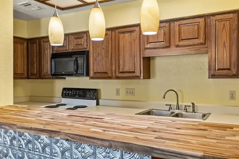 921 Marine Drive 223 Galveston TX 77550