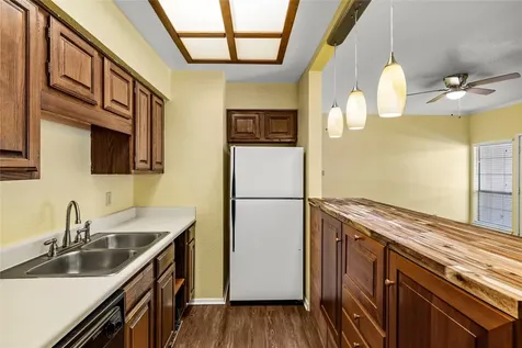 921 Marine Drive 223 Galveston TX 77550