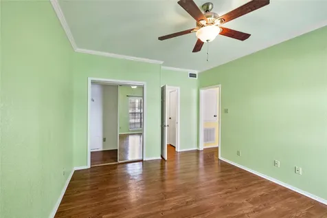 921 Marine Drive 223 Galveston TX 77550