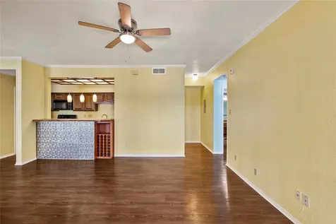 921 Marine Drive 223 Galveston TX 77550
