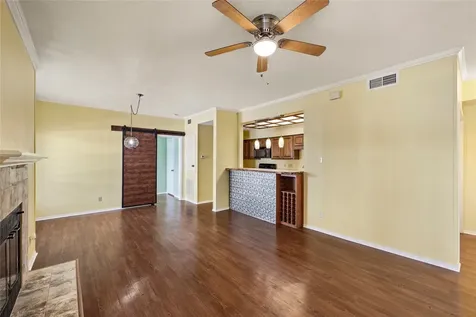 921 Marine Drive 223 Galveston TX 77550