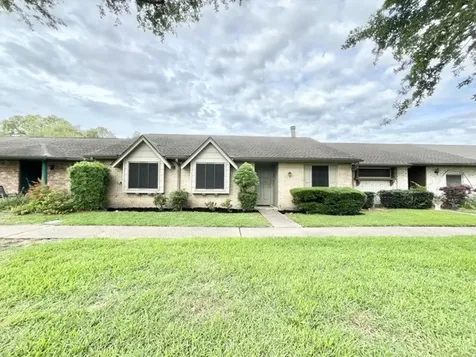 3918 Laura Leigh Drive Friendswood TX 77546
