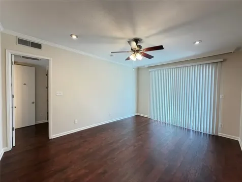 4515 Briar Hollow Place 315 Houston TX 77027