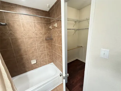 4515 Briar Hollow Place 315 Houston TX 77027