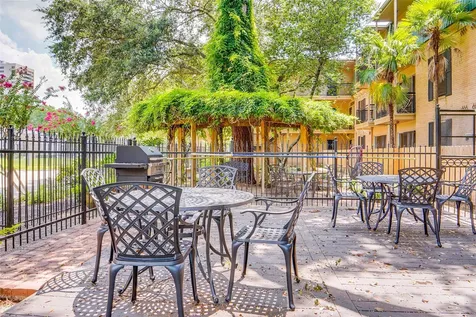 4515 Briar Hollow Place 315 Houston TX 77027