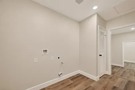 917 S Main Street Highlands TX 77562