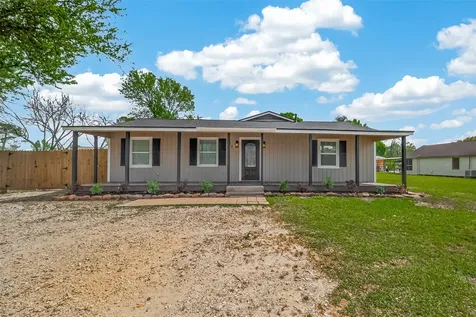 917 S Main Street Highlands TX 77562
