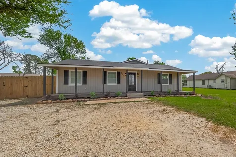 917 S Main Street Highlands TX 77562